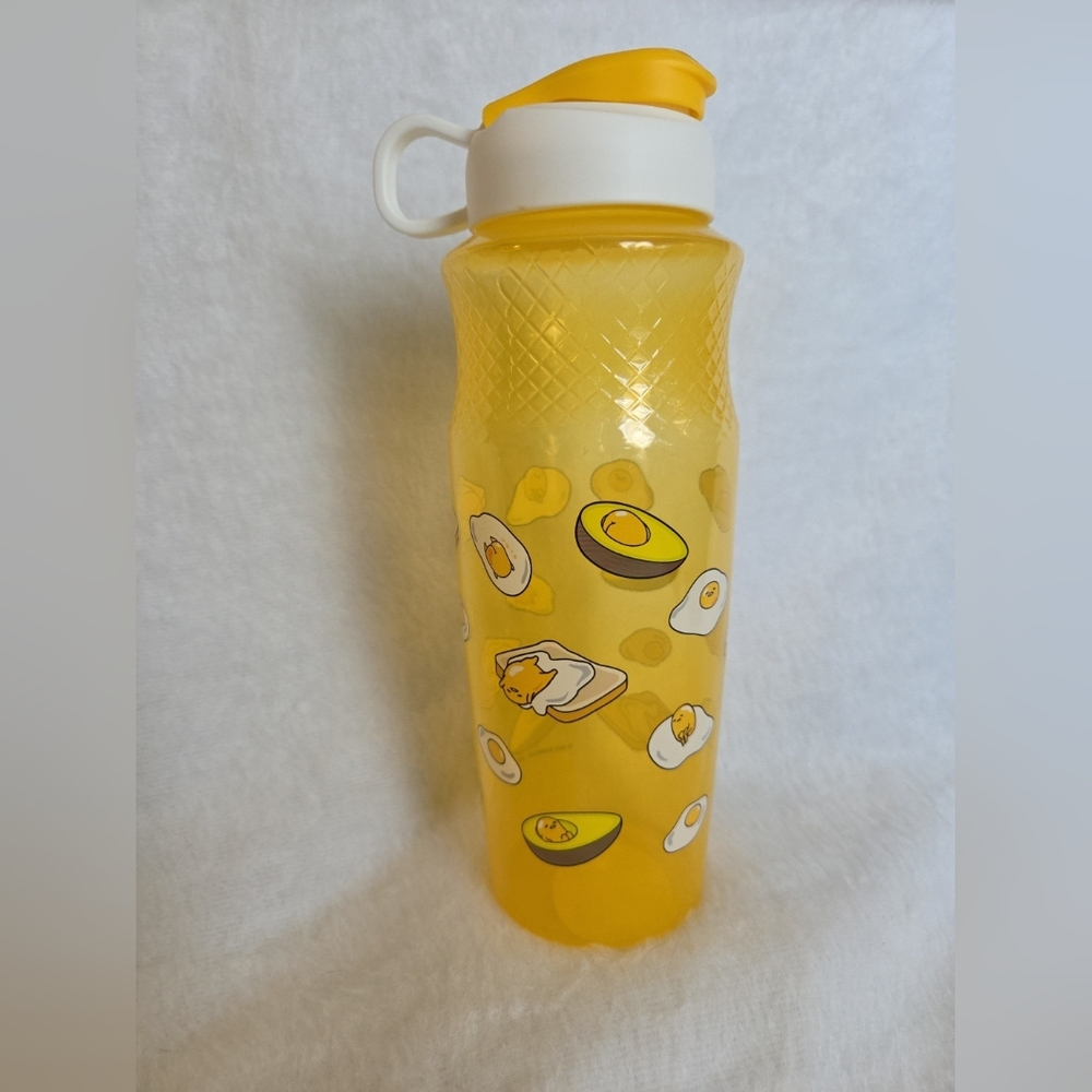 zak! Sanrio Gudetama Water Bottle 30oz Dishwasher Safe BPA Free